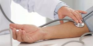 Facilitan camino a médicos formados en el extranjero