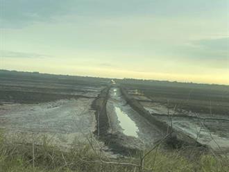 Trafican riegos en distrito 025