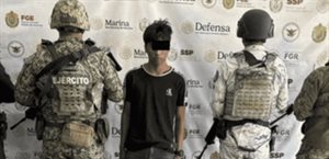 Detienen en Veracruz a menor con armas largas