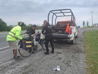 Indio en bicicleta busca dejar mensaje en América