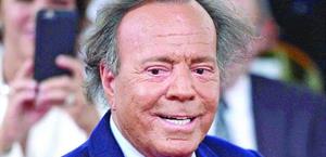 Julio Iglesias responde a acusaciones de abuso sexual en su contra