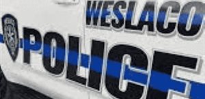 Trasladan a hospital a peatón atropellado