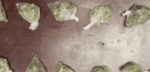 Atrapan a menor tras cateo por narcóticos