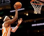 Hawks remontan y vencen a Suns