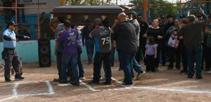 Despiden a el pelotero Ernesto Mora