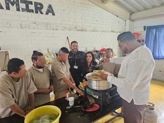 Capacitan en oficios a internos de CEDES de Altamira