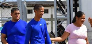 Venezuela libera a decenas de presos en dos días; cientos más continúan detenidos