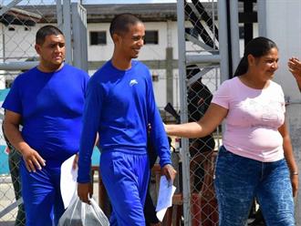 Venezuela libera a decenas de presos en dos días; cientos más continúan detenidos