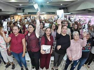 Encuentro de senadora con Mujeres Tejedoras