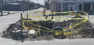 Colapsan la avenida San Ángel trabajos a medias de Comapa