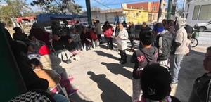 Entregan cobertores y anti gripales