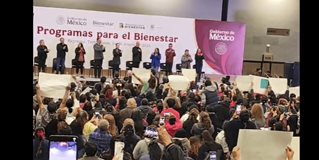 Entrega Presidenta Claudia Sheinbaum Pardo apoyos del programa PensiónMujeresdelBienestar en el Centro de Convenciones de Reynosa.