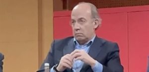 Estudiantes increpan a Felipe Calderón en París durante cumbre