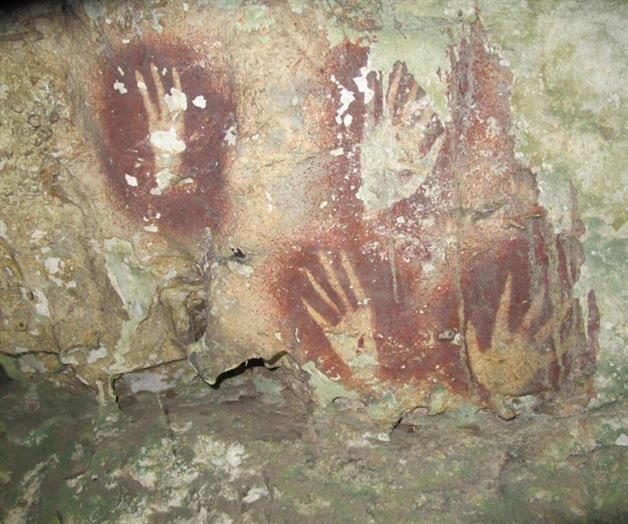 Descubren impresiones de manos en cuevas de Indonesia