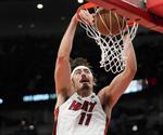 Powell anota 21 puntos; Heat supera a Bulls