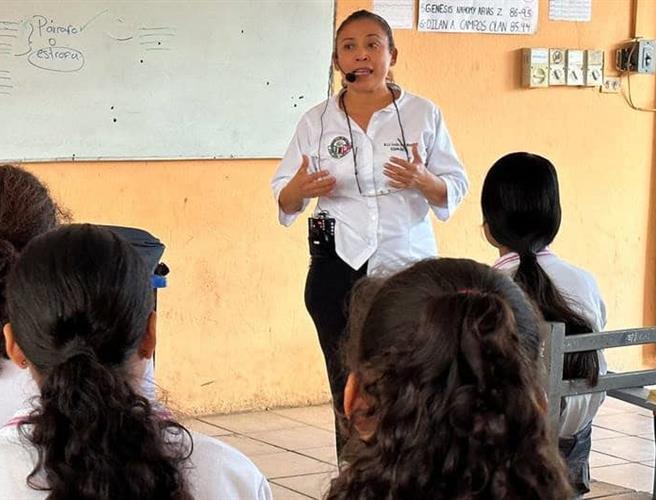 Entrega SET plazas y claves a 152 maestros