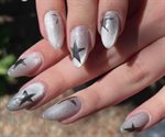 Uñas con estrellas: una tendencia que destaca en febrero