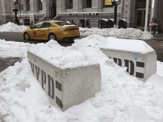 Tormenta de nieve azota el sur de EU; cancelan miles de vuelos