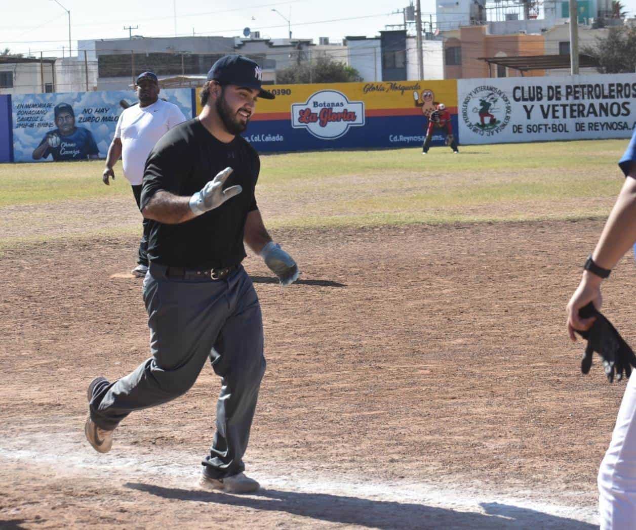 CR Novatos superan a Bulldogs