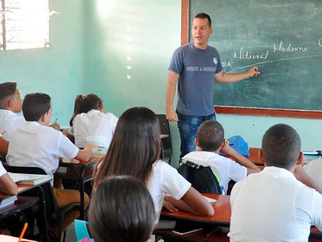 Realiza SET asignación de plazas docentes