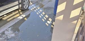 Protestan por aguas negras fétidas