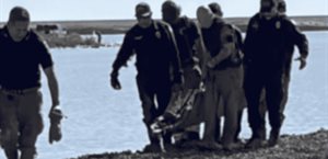 Salvan a menor atrapado entre lodo y las ostras