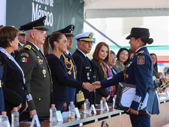 Claudia Sheinbaum reafirma compromiso con la Fuerza Aérea Mexicana