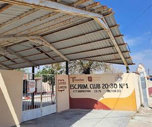 Descartan daños por ventarrón en escuelas