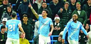 Se acerca el Manchester City al Arsenal