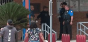 Amenaza telefónica provoca el cierre temporal de escuela