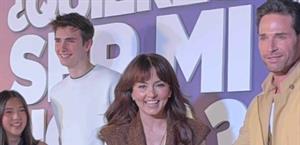 Disfrutan premier en familia