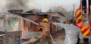 Incendio consume casa en la colonia Nuevo Repueblo