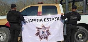 Estatales aseguran arma y droga sobre brecha 107