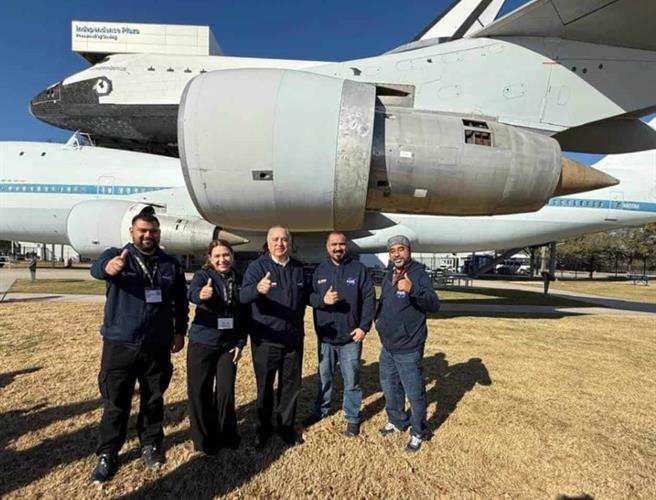 Maestros participan en conferencias de la NASA