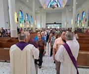 Fieles acuden a imposición de ceniza