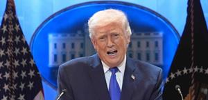 Tras fallo de Corte, Trump revira y anuncia nuevo arancel global