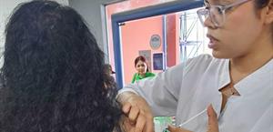 Jornada de vacunación en gimnasio de la UAT