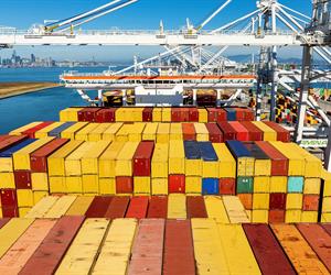 Déficit comercial de EU se redujo en 2025