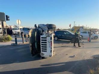 Choque y volcadura paralizan tráfico en Reynosa