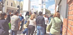 Cierra por seguridad oficina de pasaportes