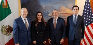 De la Fuente se reúne con zar antidrogas de EU y embajador