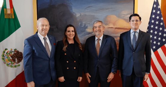 De la Fuente se reúne con zar antidrogas de EU y embajador