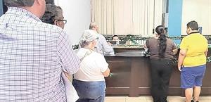 Aprovechan contribuyentes últimos días de descuentos