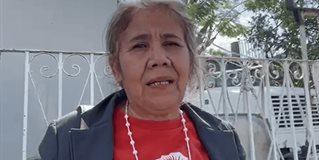 Tras más de 50 años de historia, una de las jacarandas más emblemáticas de la ciudad fue retirada de un domicilio en la calle Ramón Corona.