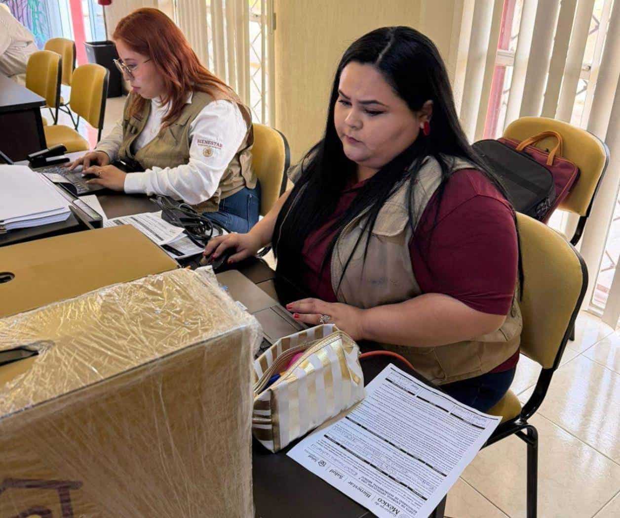 Preparan credencial Universal de Salud