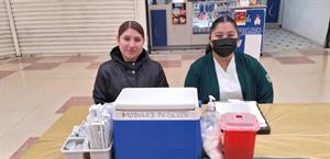 Puesto de vacunación en unidad 40 del IMSS