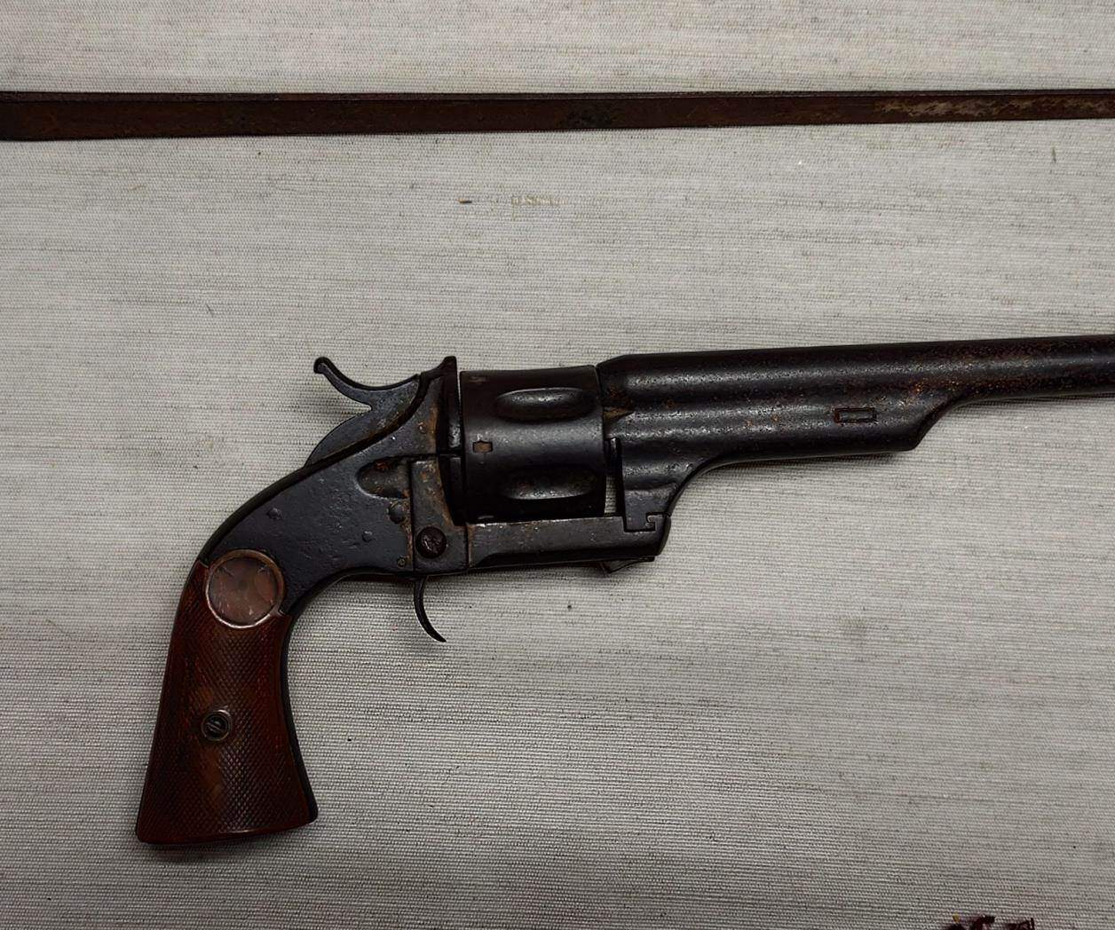 Donan armas con valor histórico