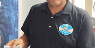 Crisis lo lleva a superarse y ayudar a comunidad Crisis lo lleva a superarse y ayudar a comunidad