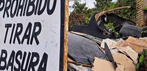 Tiran basura hasta en viviendas abandonadas