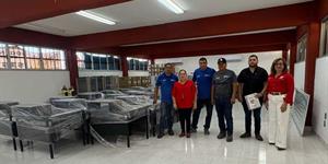 Reciben mobiliario y equipo en CBTis 220